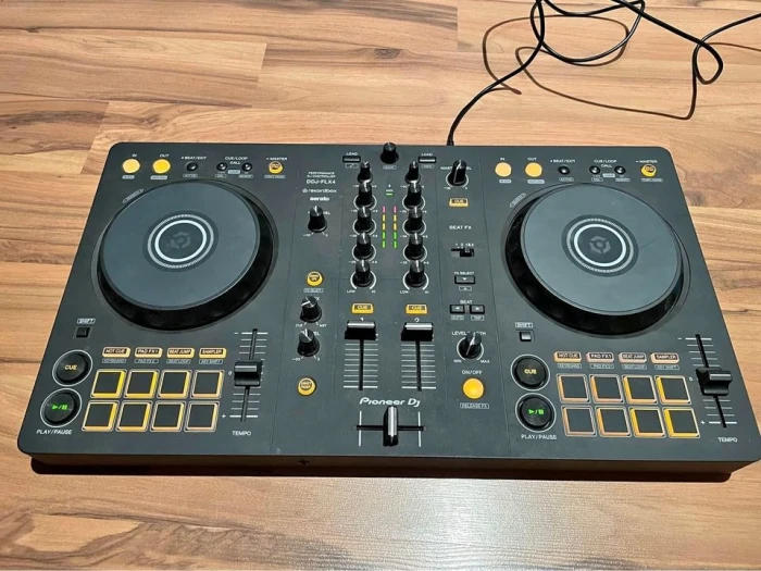 Contrôleur DJ Pioneer DDJ-FLX4 - audio for rent on RENTS.ma