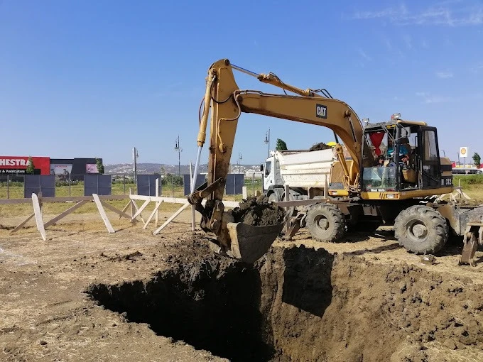 Location d'engins chantier BTP machine JCB Tanger - engins for rent in tangier - RENTS.ma