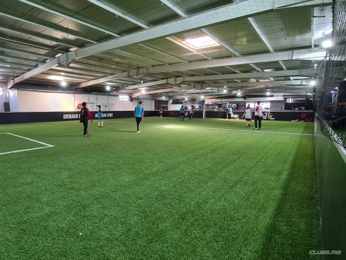 Location terrain foot à 5 urbain five - football for rent on RENTS.ma