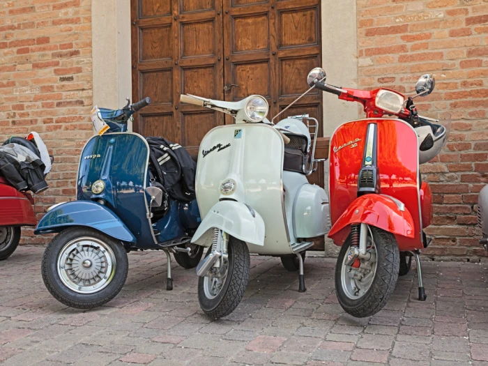 Vespa Plaza : location motos, scooters et vélos Vtt Marrakech - scooters for rent in marrakech - RENTS.ma