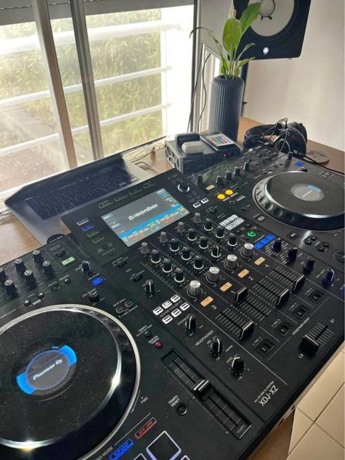 Pioneer XDJ-XZ table DJ+ Sac de transport - audio for rent in casablanca - RENTS.ma
