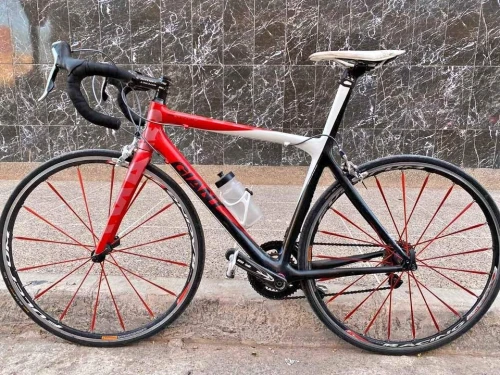 Bicycle produced by giant-bicycles,  carbon - bicycles for rent in casablanca - RENTS.ma