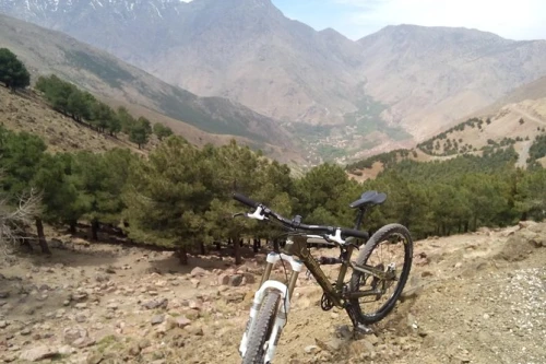 Biking day trip Atlas Mountains - bicycles for rent in marrakech - RENTS.ma