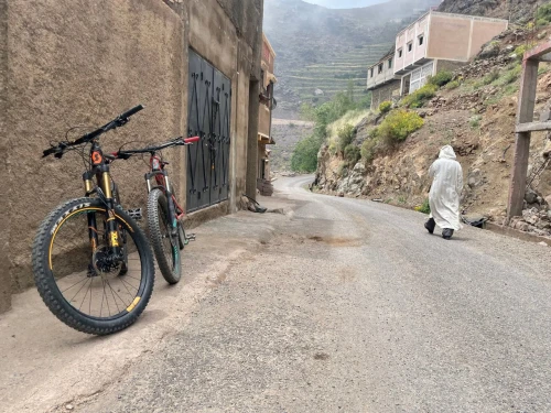 Biking day trip Atlas Mountains - bicycles for rent in marrakech - RENTS.ma