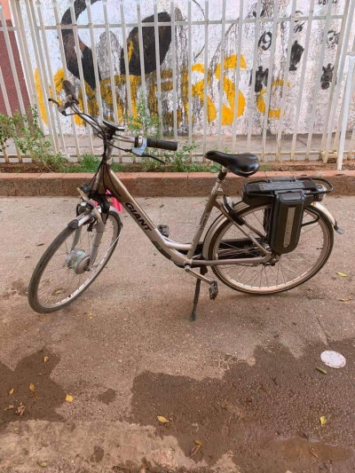 Velo electric bon etat avec 2 battery et charger original - bicycles for rent in marrakech - RENTS.ma