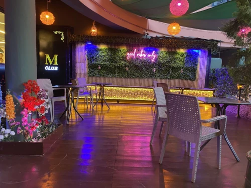 Pool billard club - Malizia Club - billiard for rent in marrakech - RENTS.ma
