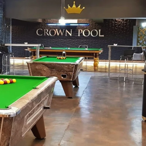 Crown Pool Fes – The Art of Precision and Strategy - billiard for rent in fes - RENTS.ma