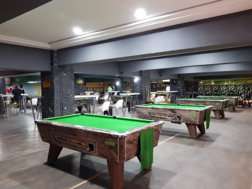 Crown Pool Fes – The Art of Precision and Strategy - billiard for rent in fes - RENTS.ma