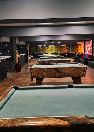 Crown Pool Fes – The Art of Precision and Strategy - billiard for rent in fes - RENTS.ma
