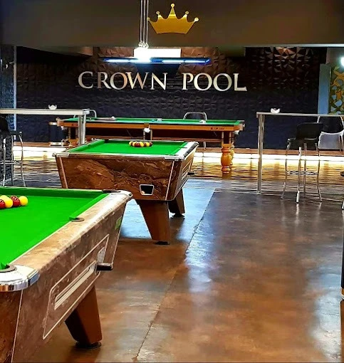 Crown Pool Fes – The Art of Precision and Strategy - billiard for rent in fes - RENTS.ma