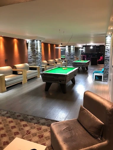 John Parris Club – Premium Pool Hall in Fes - billiard for rent in fes - RENTS.ma