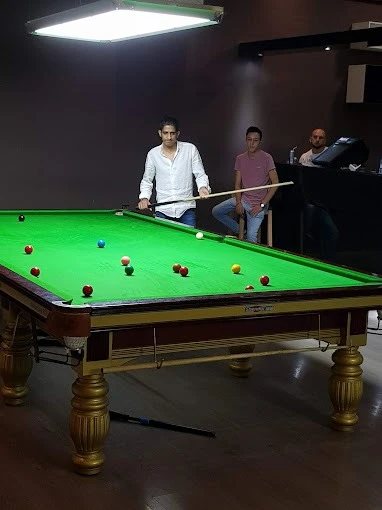 John Parris Club – Premium Pool Hall in Fes - billiard for rent in fes - RENTS.ma