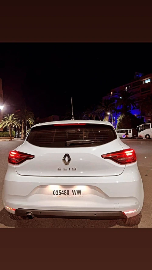 Location Renault Clio 5 2023 – Automatique Essence – Fès - cars for rent in fes - RENTS.ma