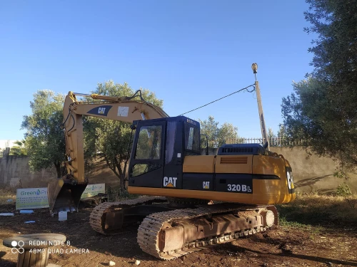 Bulldozer Cat 320BL - engins for rent in casablanca - RENTS.ma