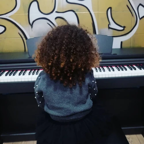 Apprendre le piano - musical for rent in casablanca - RENTS.ma