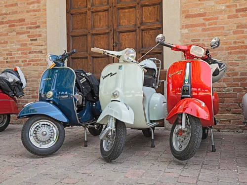 Vespa Plaza : location motos, scooters et vélos Vtt Marrakech - scooters for rent in marrakech - RENTS.ma