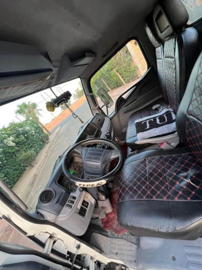 Camion Mitsubishi Fuso 2017 - trucks for rent in casablanca - RENTS.ma